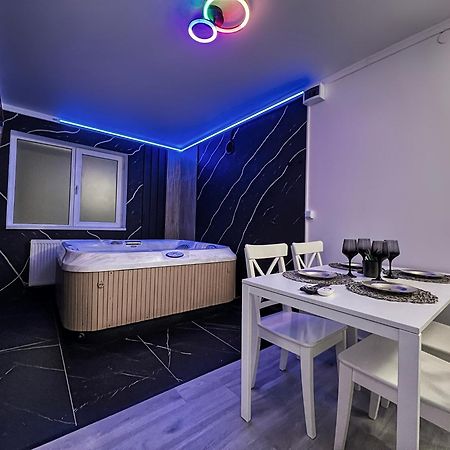 Luxor - Jacuzzi&Cozy Apartments シビウ エクステリア 写真