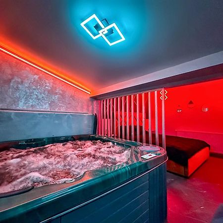 Luxor - Jacuzzi&Cozy Apartments シビウ エクステリア 写真