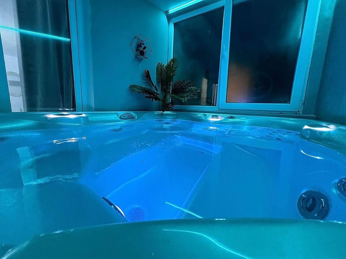 Luxor - Jacuzzi&Cozy Apartments シビウ エクステリア 写真