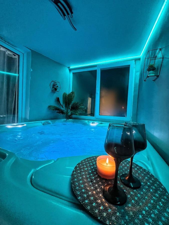 Luxor - Jacuzzi&Cozy Apartments シビウ エクステリア 写真