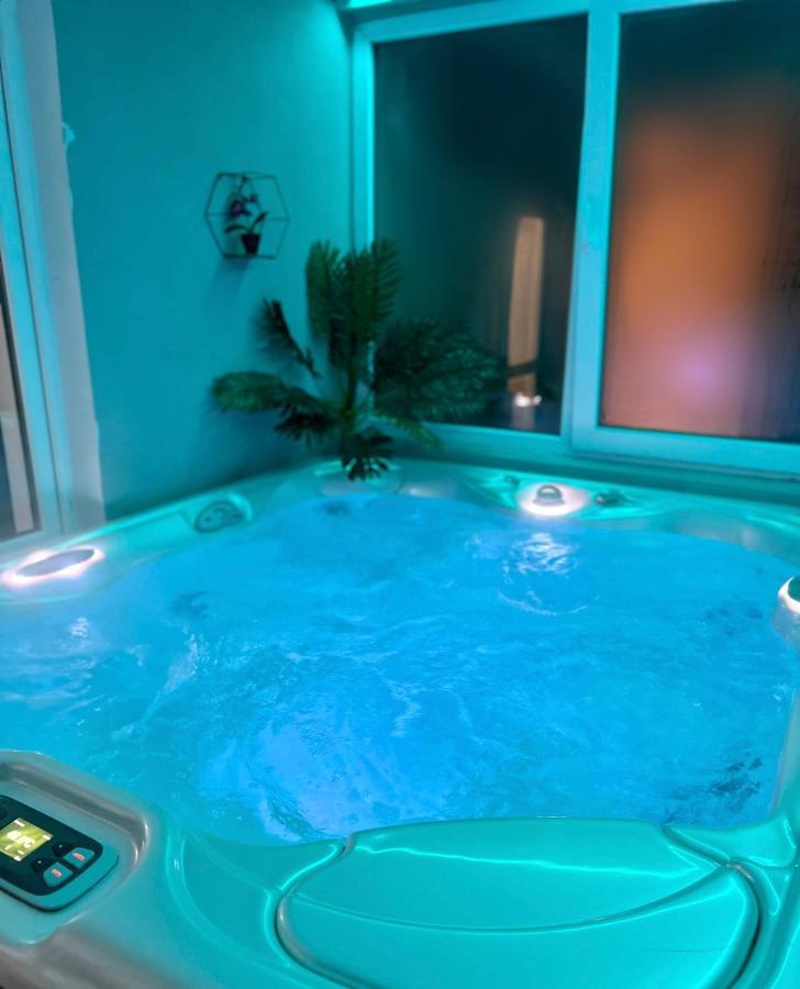 Luxor - Jacuzzi&Cozy Apartments シビウ エクステリア 写真