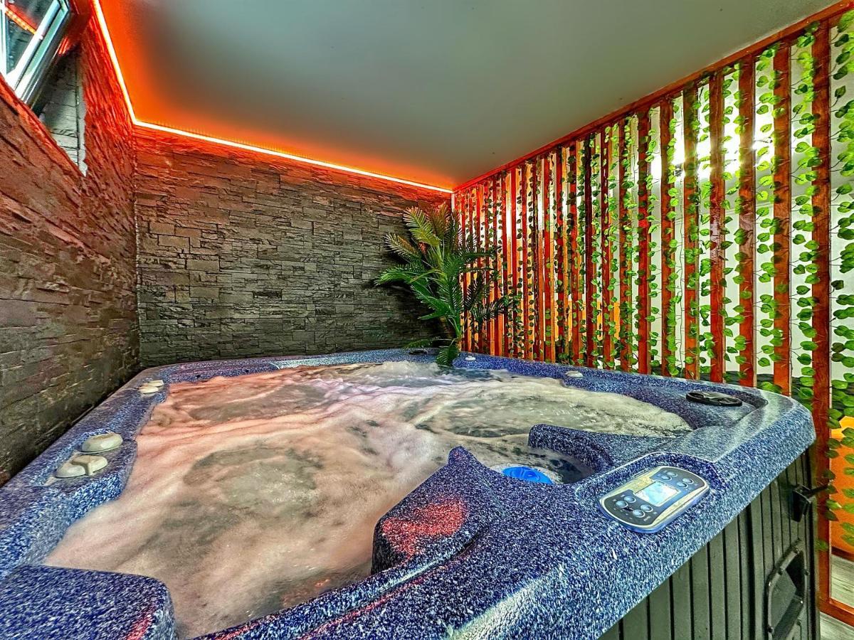 Luxor - Jacuzzi&Cozy Apartments シビウ エクステリア 写真