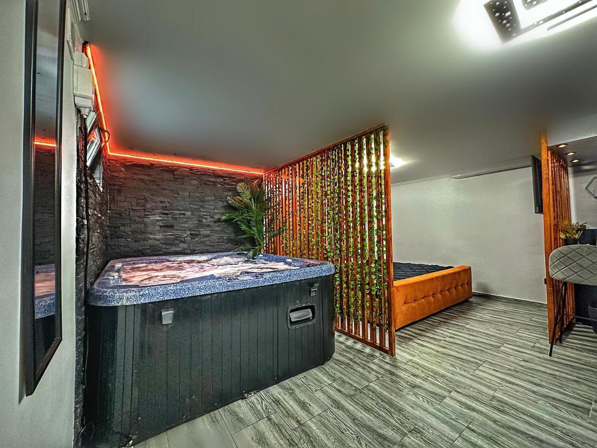 Luxor - Jacuzzi&Cozy Apartments シビウ エクステリア 写真