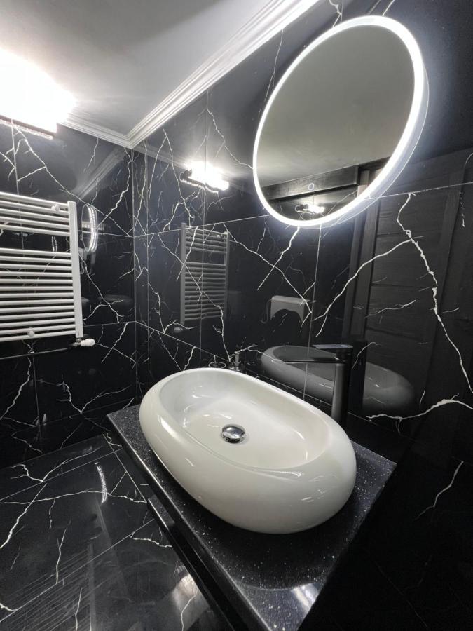 Luxor - Jacuzzi&Cozy Apartments シビウ エクステリア 写真