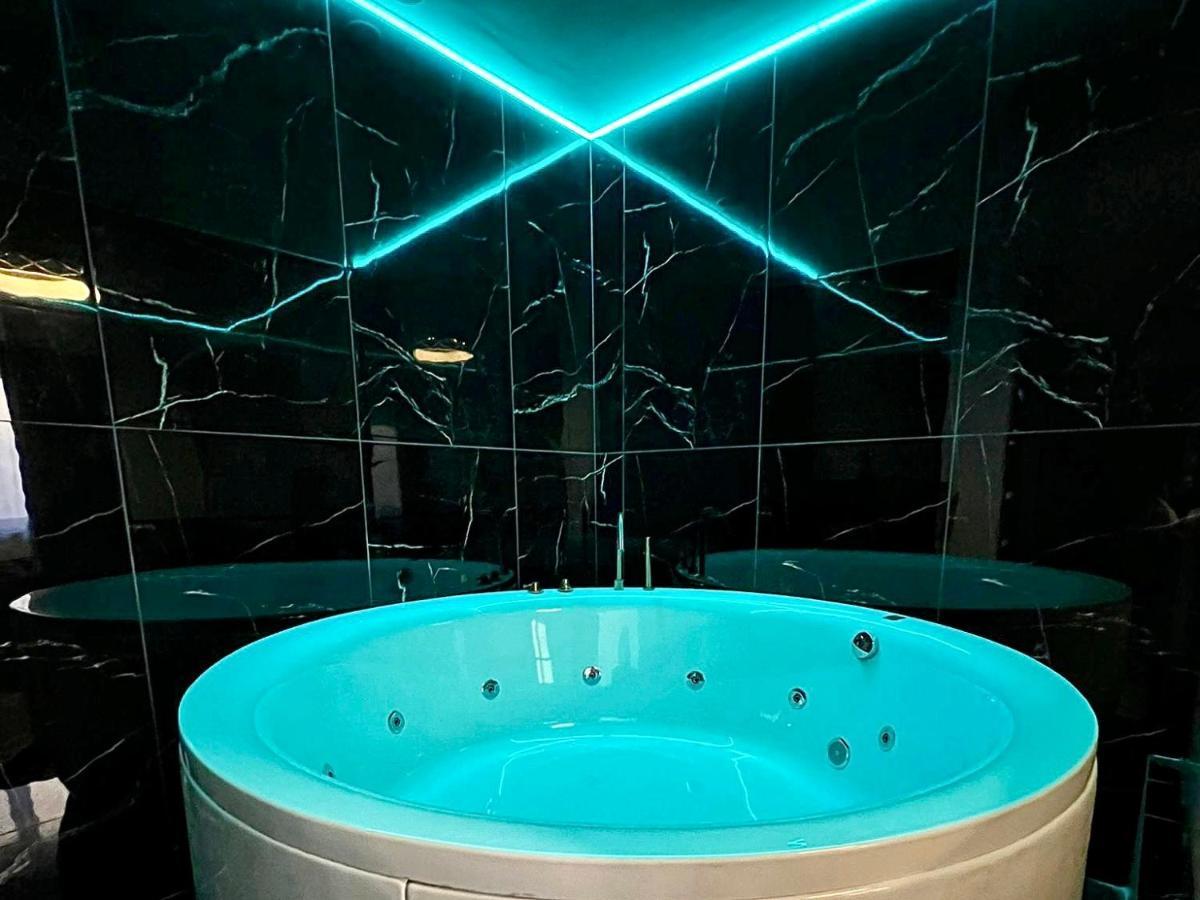 Luxor - Jacuzzi&Cozy Apartments シビウ エクステリア 写真