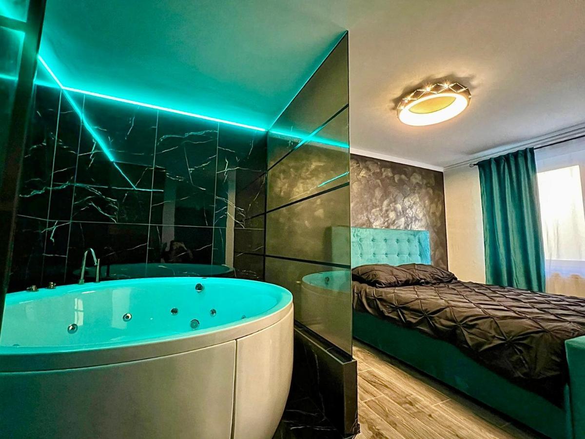 Luxor - Jacuzzi&Cozy Apartments シビウ エクステリア 写真