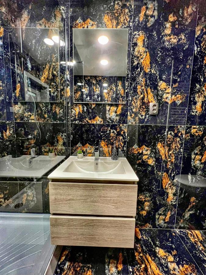 Luxor - Jacuzzi&Cozy Apartments シビウ エクステリア 写真