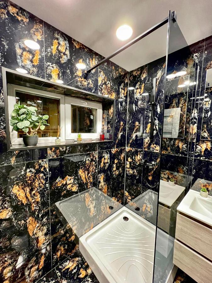 Luxor - Jacuzzi&Cozy Apartments シビウ エクステリア 写真
