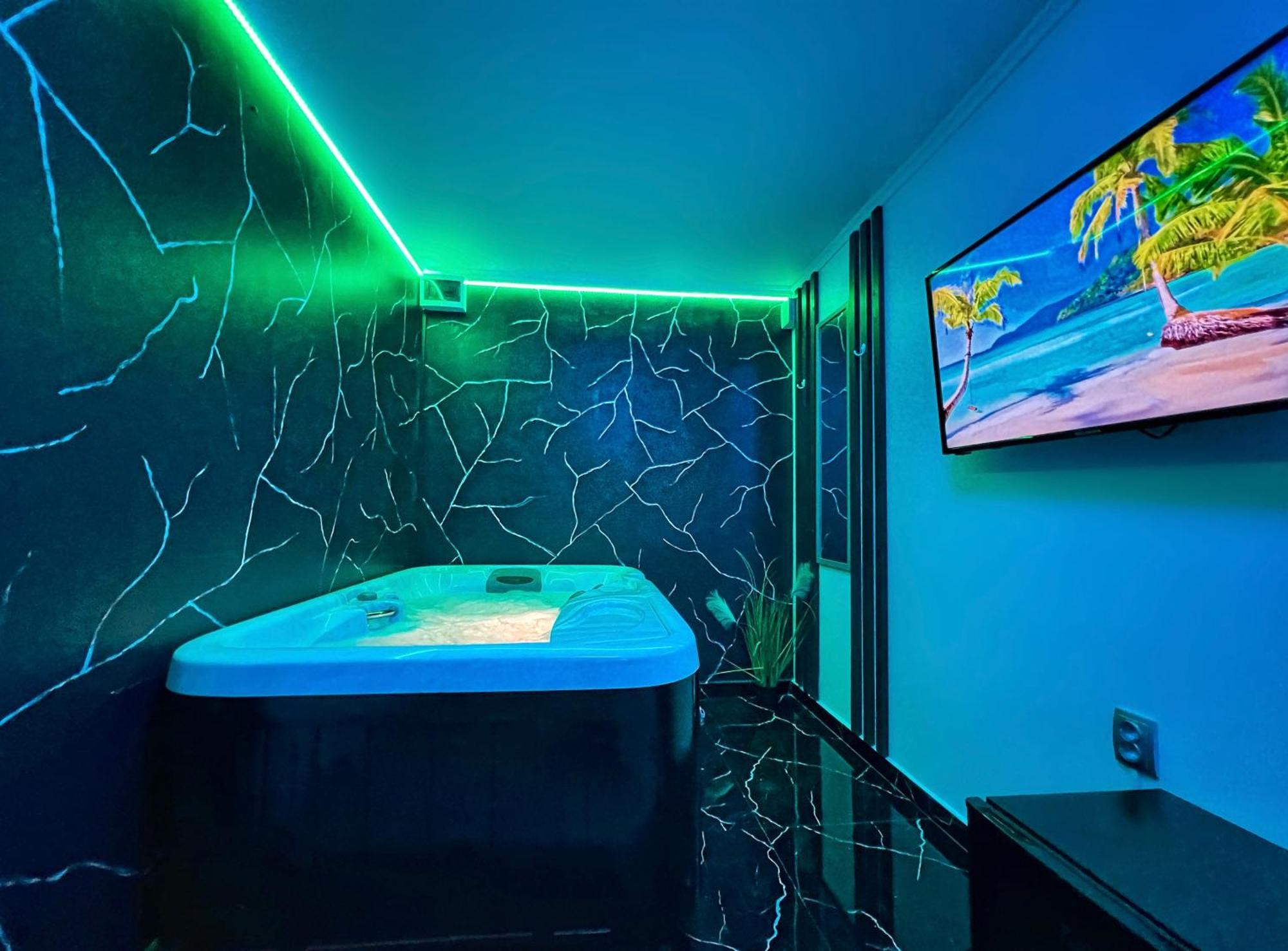Luxor - Jacuzzi&Cozy Apartments シビウ エクステリア 写真