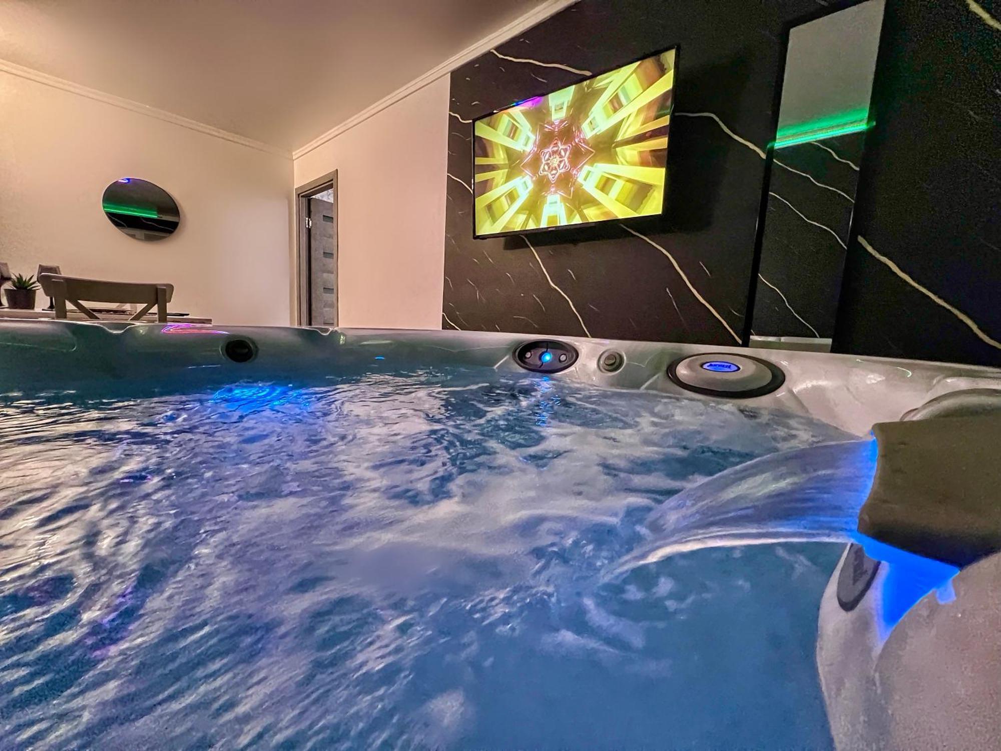 Luxor - Jacuzzi&Cozy Apartments シビウ エクステリア 写真