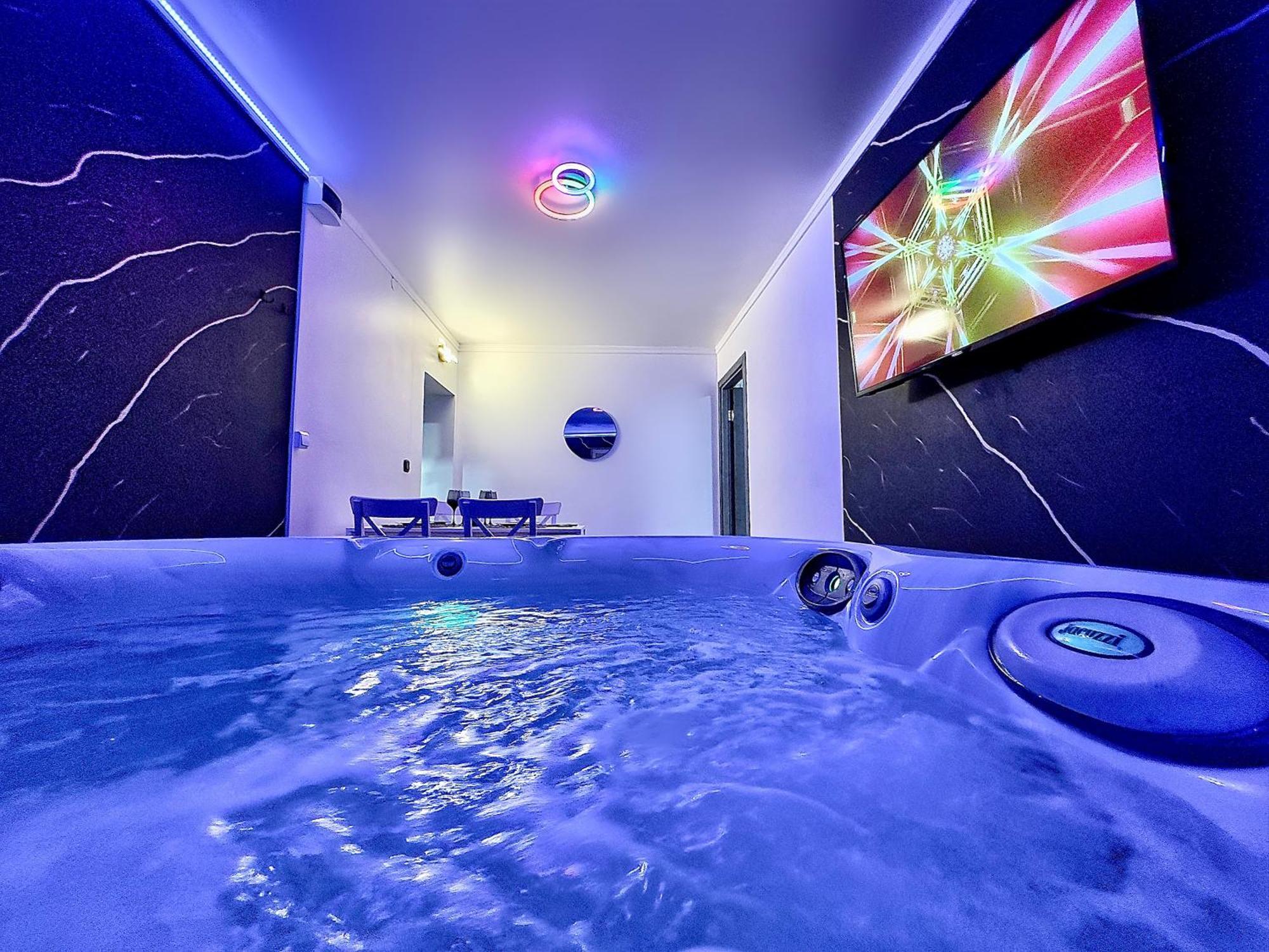 Luxor - Jacuzzi&Cozy Apartments シビウ エクステリア 写真