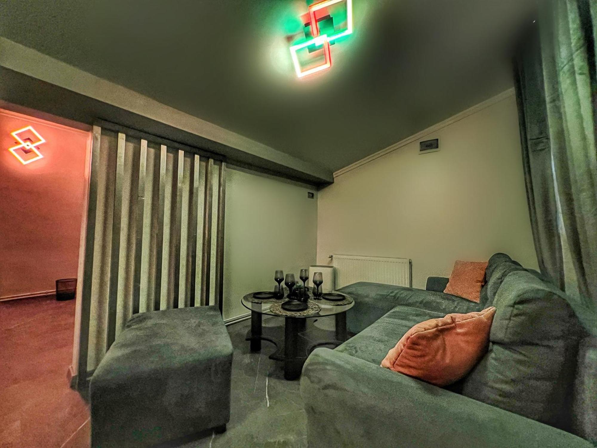 Luxor - Jacuzzi&Cozy Apartments シビウ エクステリア 写真