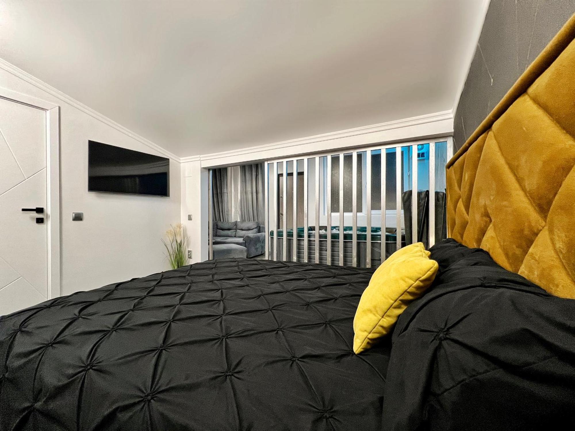 Luxor - Jacuzzi&Cozy Apartments シビウ エクステリア 写真