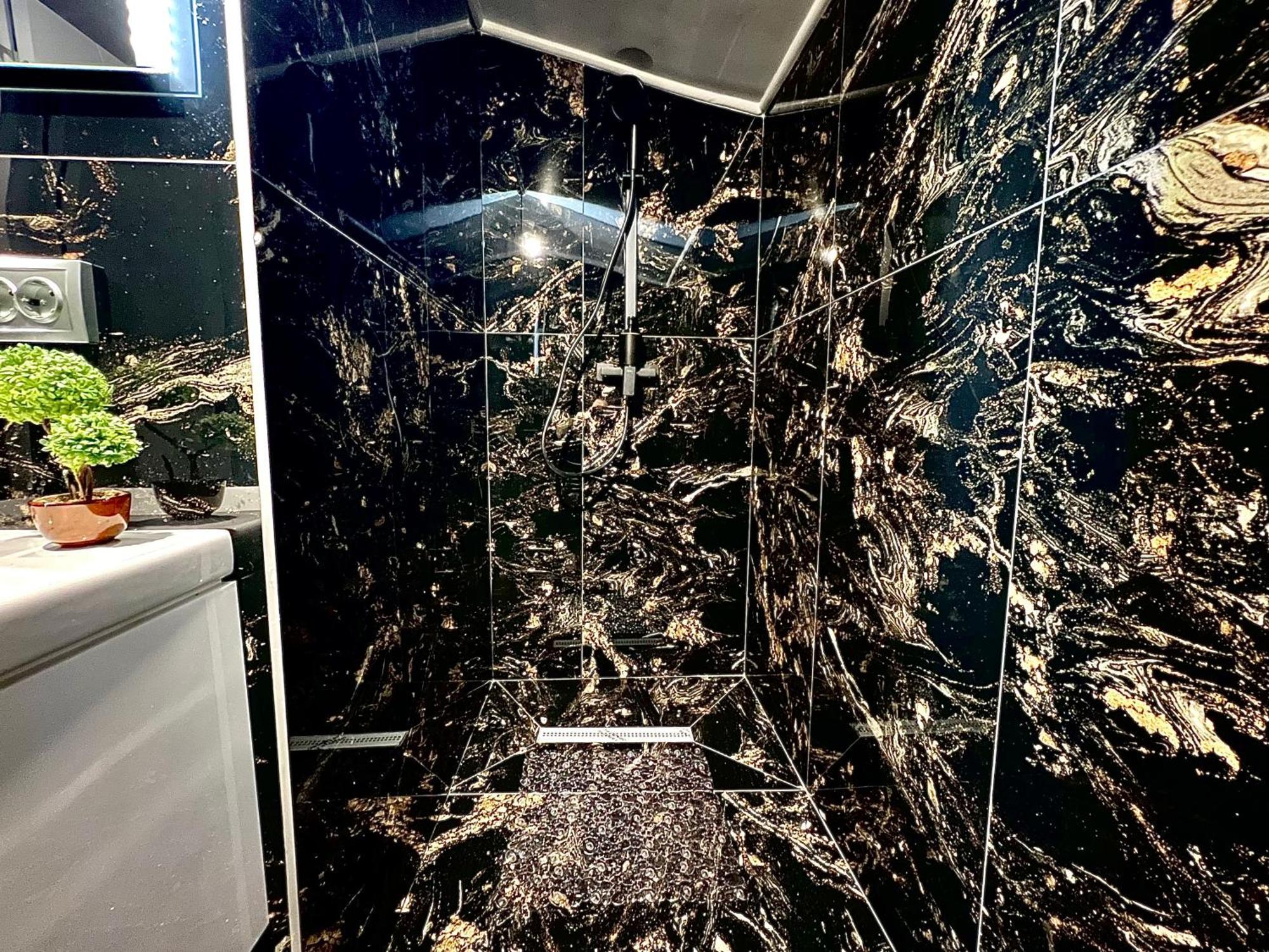 Luxor - Jacuzzi&Cozy Apartments シビウ エクステリア 写真